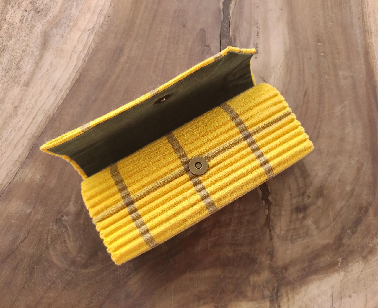 Corrugated Optical Case