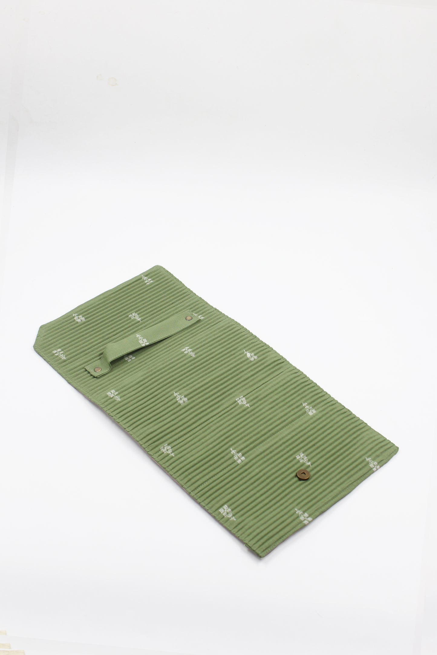 SAGE Box Clutch Sleeve