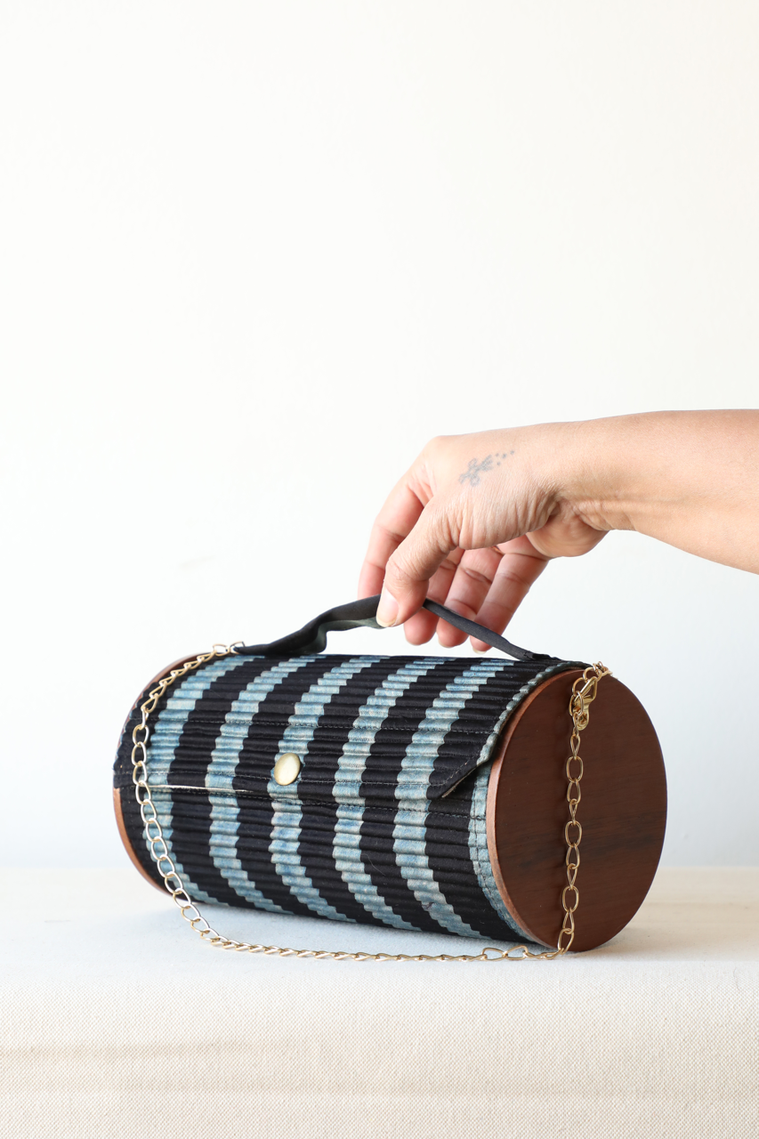 Non detachable fixed sleeve - round -Harir ucycled Round Clutch (fixed sleeve)