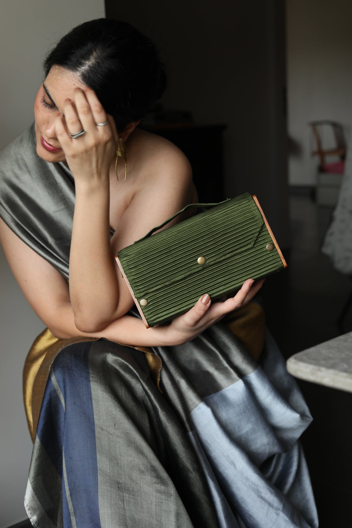 Barsaa Round Clutch - Changeable Sleeve