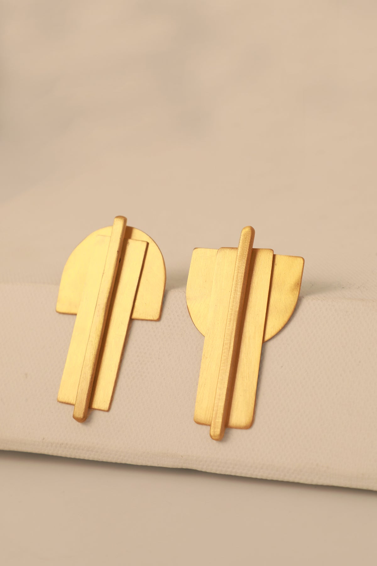 Aster - half moon earring