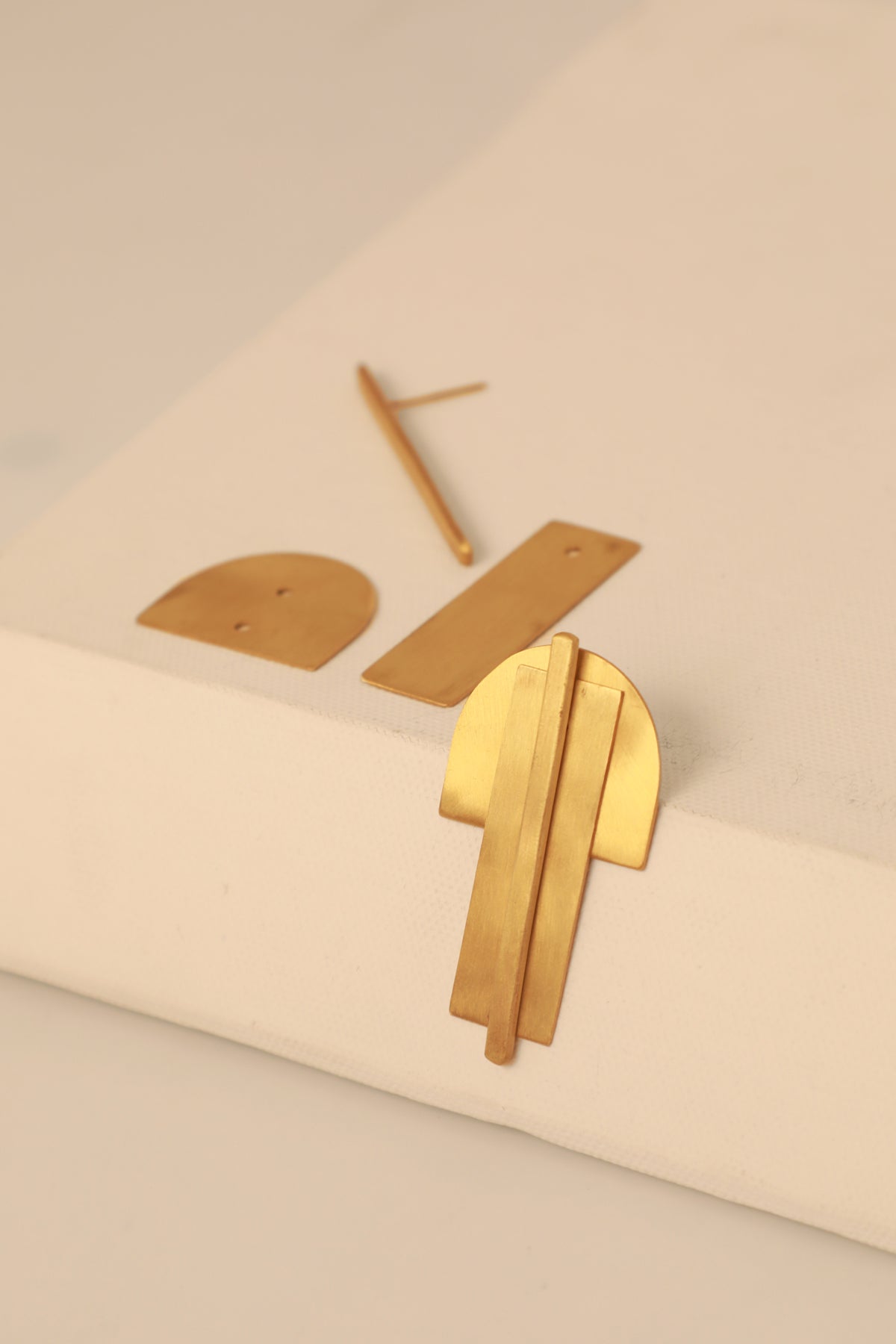 Aster - half moon earring