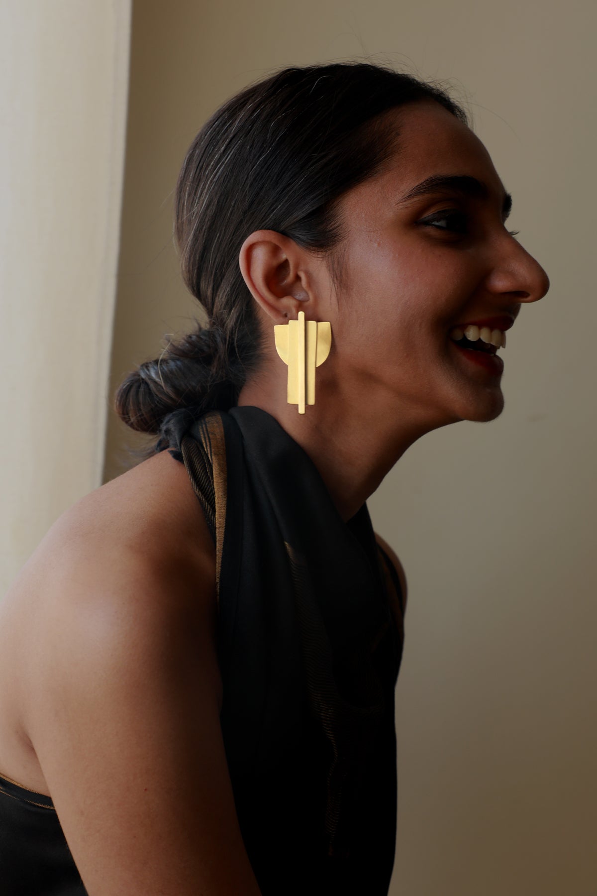 Aster - half moon earring