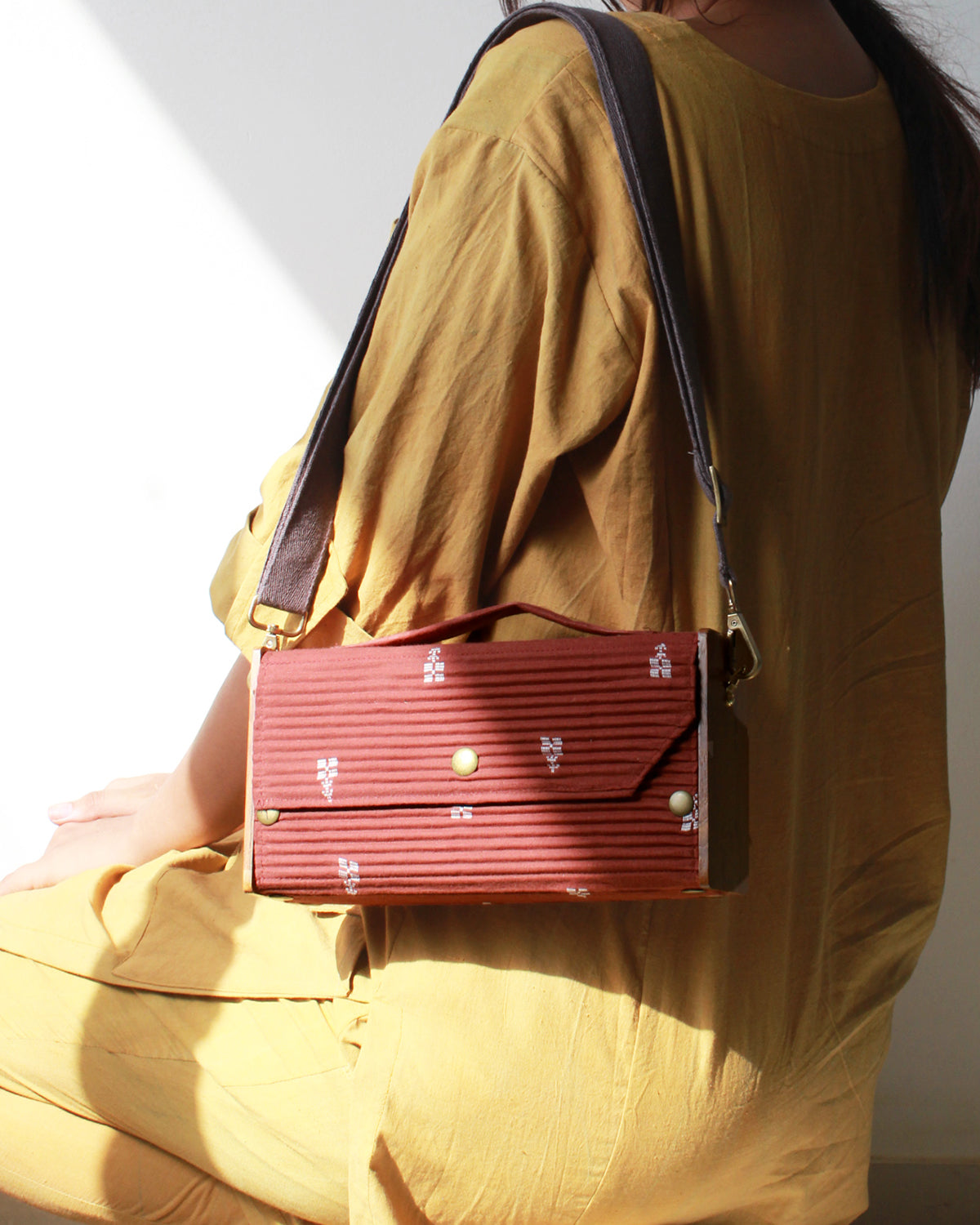 COCOA Box Clutch - Single Sleeve