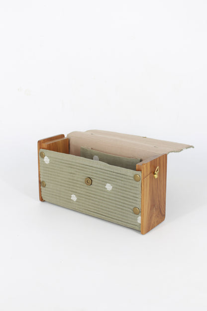 OLIVE & OAT Box Clutch - Changeable Sleeve