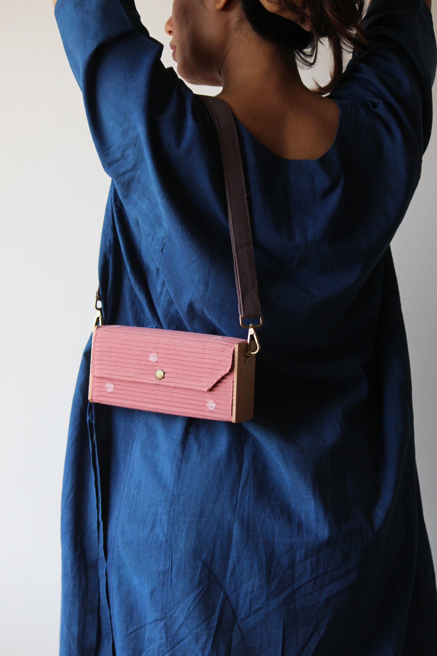 DOVE Mini Clutch