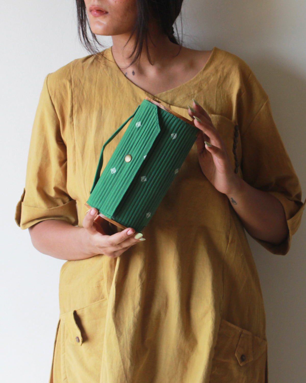 FERN Round Clutch - Single Sleeve