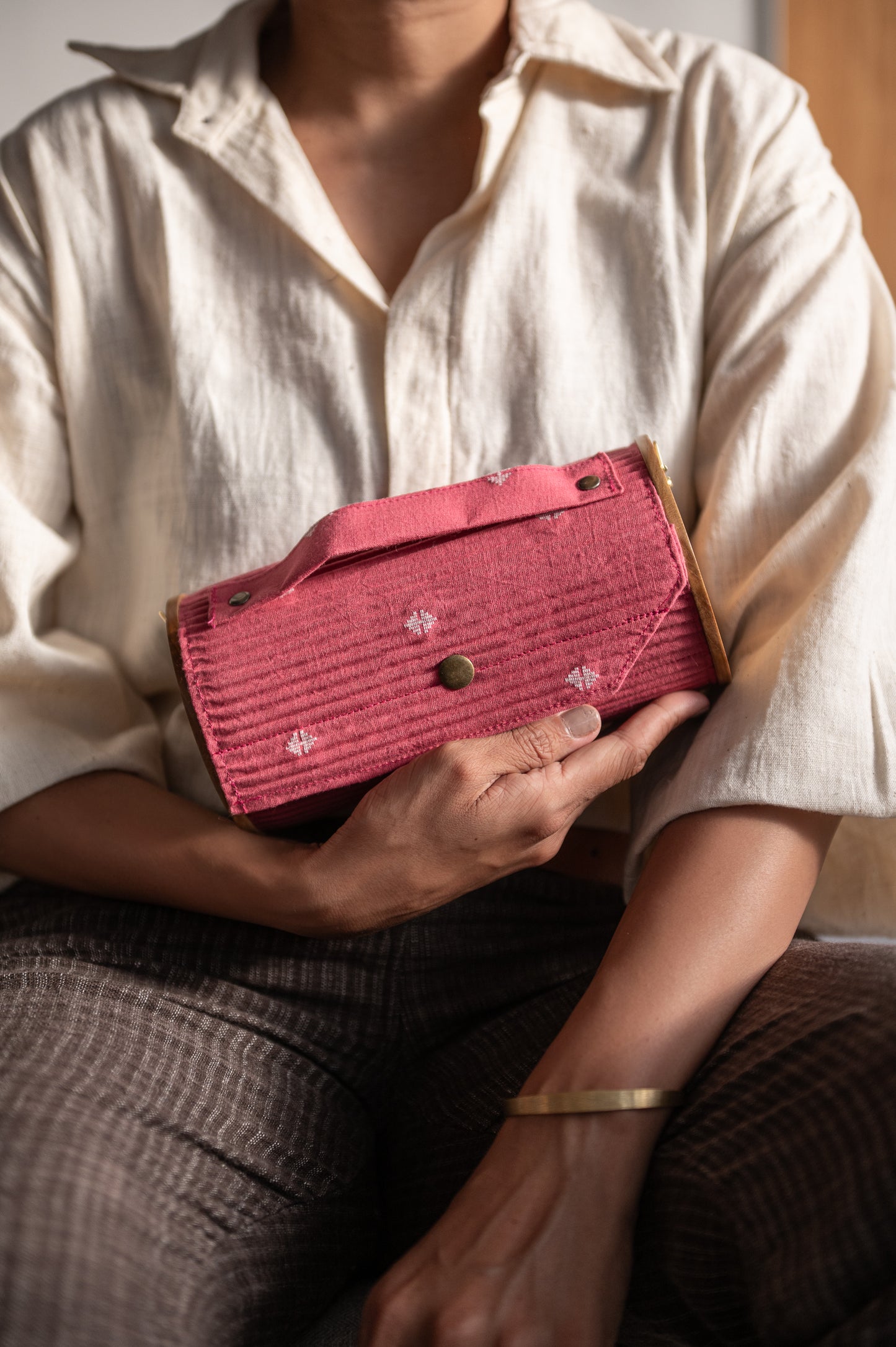 MAUVE Round Clutch - Single Sleeve