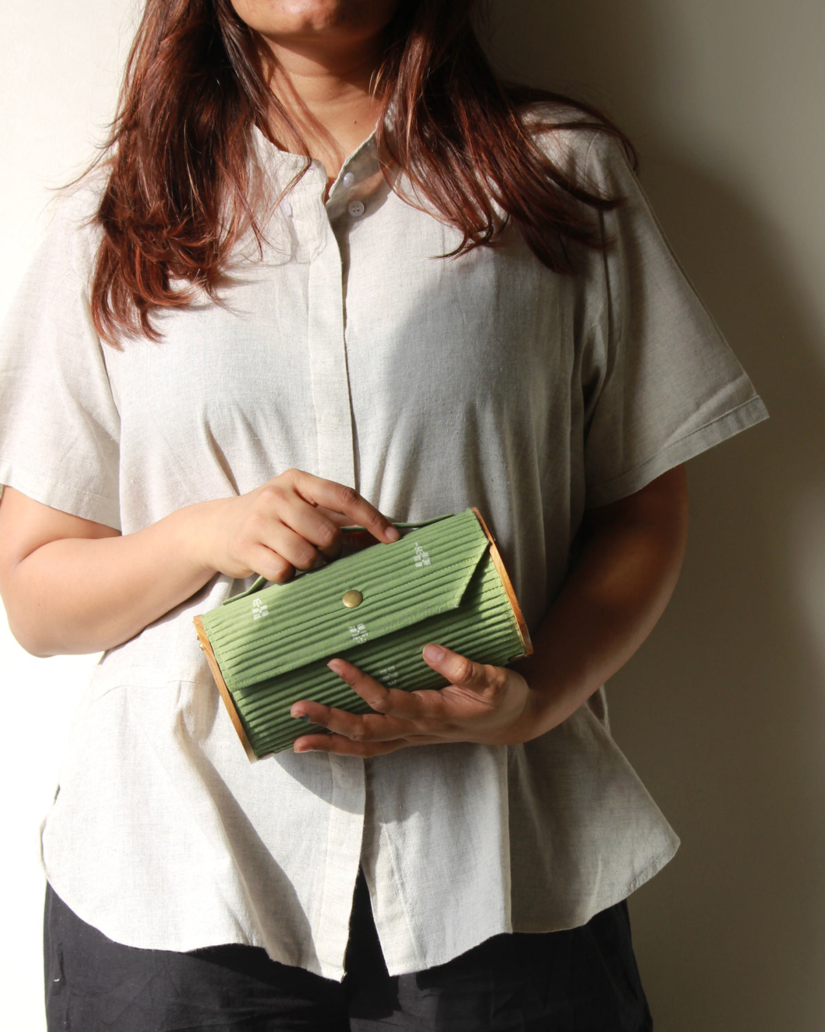 SAGE Round Clutch - Single Sleeve