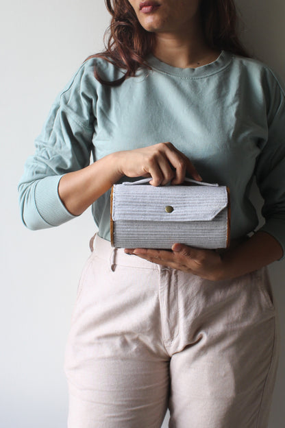 ASH & MOON Round Clutch - Changeable Sleeve