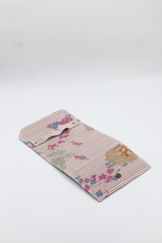 Sweet Pea Round Clutch Sleeve