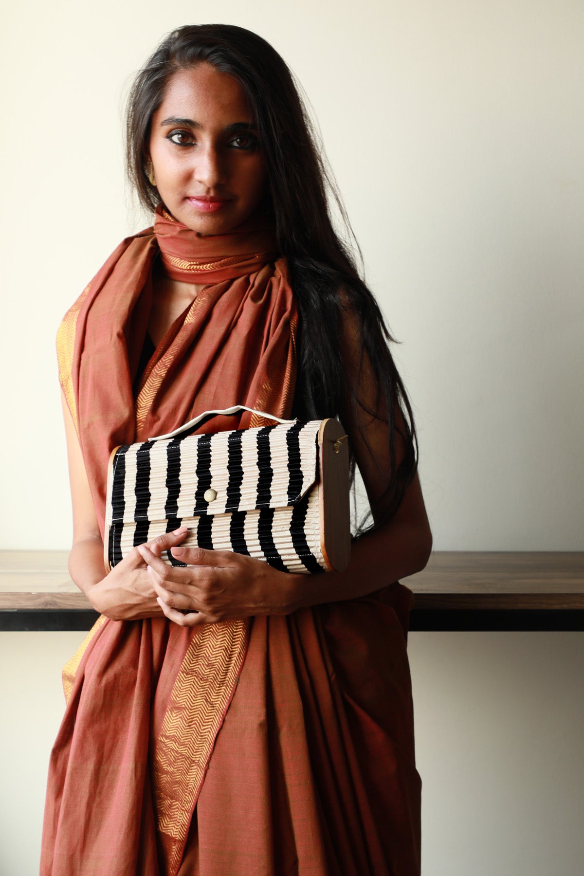 Siden ucycled Capsule Clutch