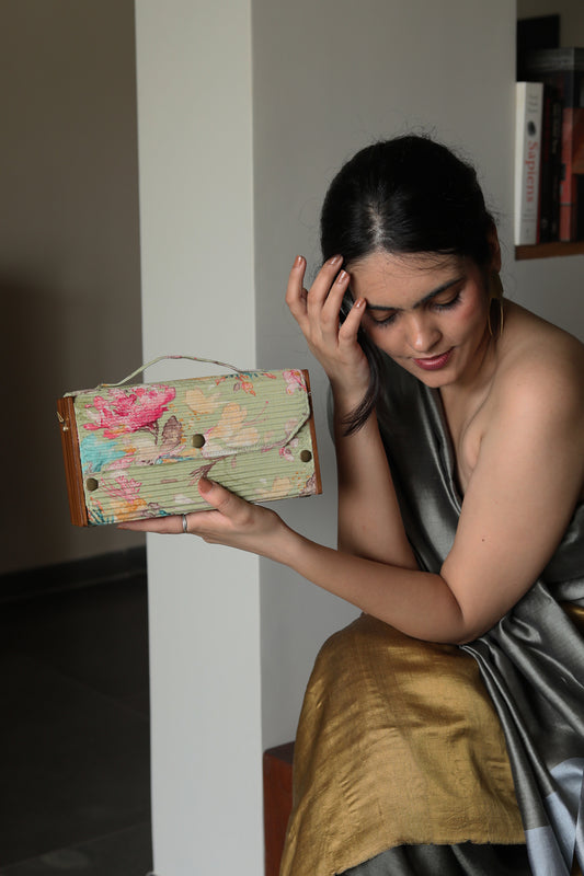 Varsham Round Clutch - Changeable Sleeve