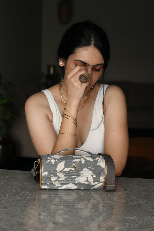 Vihma Box Clutch - Changeable Sleeve
