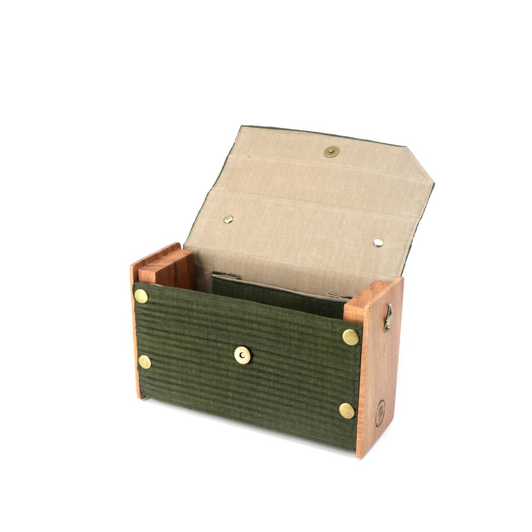 Summer Grove Box Clutch