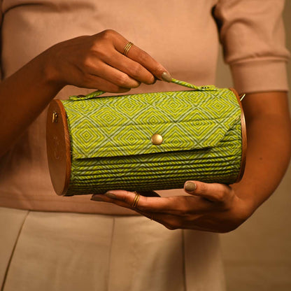 Mystic Valley Round Clutch - Changeable Sleeve Set